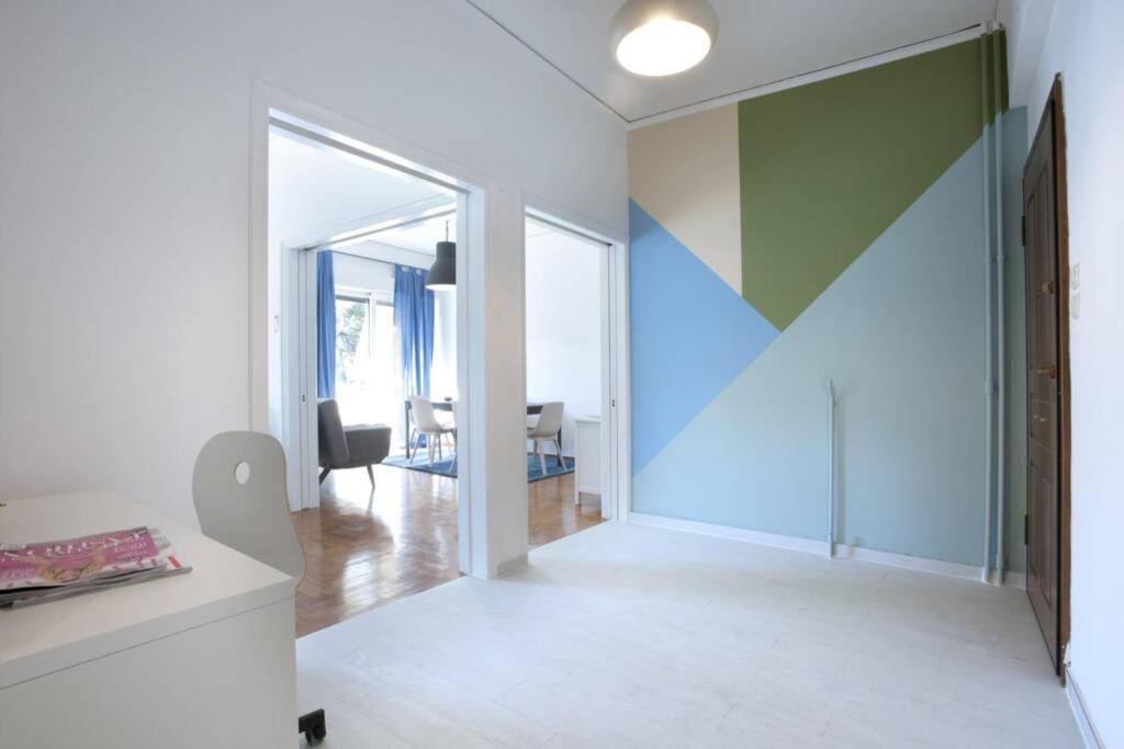 Palaio Faliro, A Bright And Spacious Apartment Афины Экстерьер фото